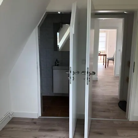 Die Graefin Auf Ruegen - Ferienappartements Parchtitz Exterior photo