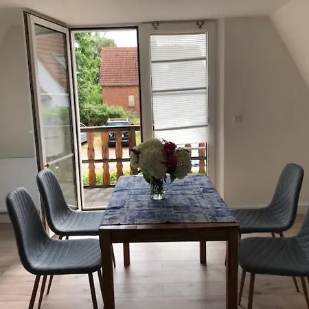 Die Graefin Auf Ruegen - Ferienappartements Parchtitz Exterior photo
