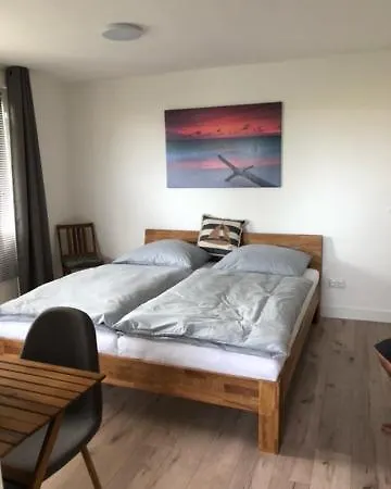 Die Graefin Auf Ruegen - Ferienappartements Parchtitz Exterior photo
