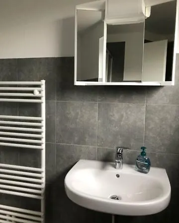 Die Graefin Auf Ruegen - Ferienappartements Parchtitz Exterior photo